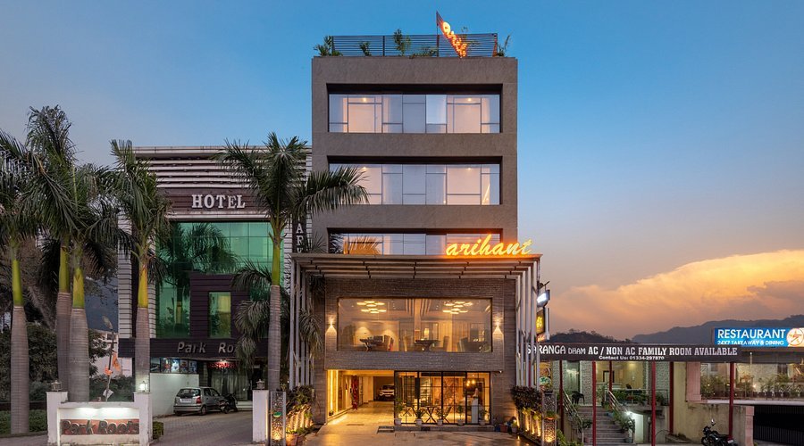 Hotel Arihant Haridwar exterior and marble lobby near Har Ki Pauri